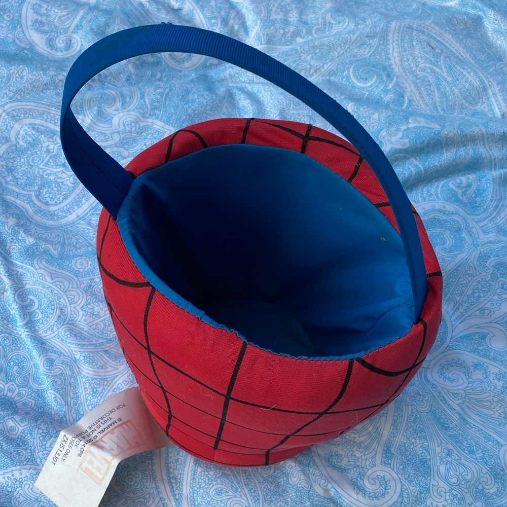 Trick or Treat 🎃 SpiderMan Basket - Picture 4 of 6